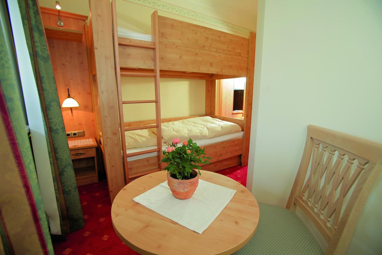 Postgasthof, Hotel Rote-Wand バイリッシュツェル エクステリア 写真