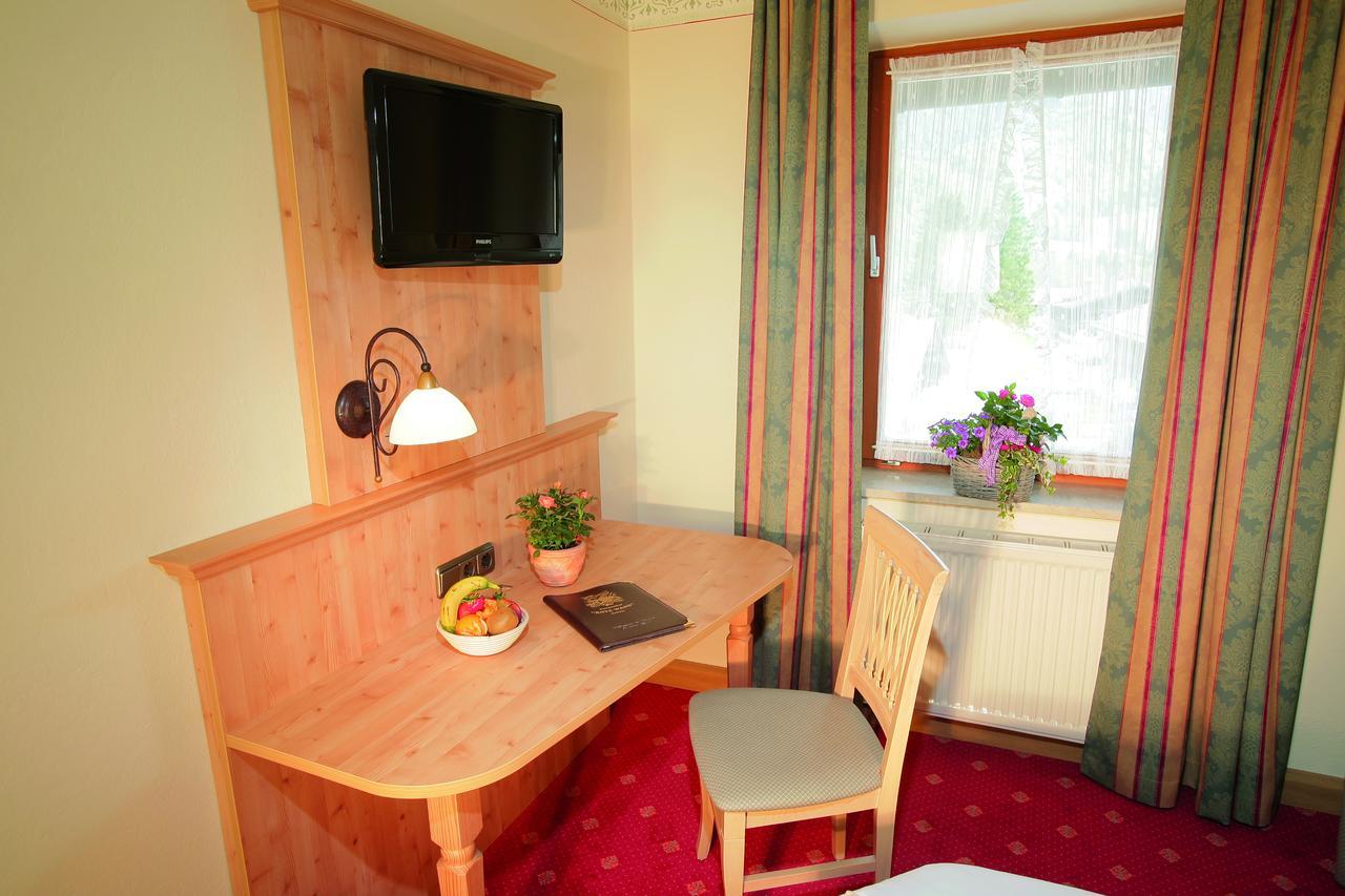 Postgasthof, Hotel Rote-Wand バイリッシュツェル エクステリア 写真