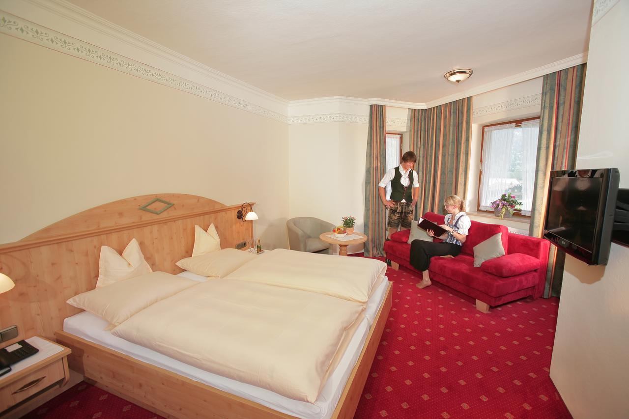 Postgasthof, Hotel Rote-Wand バイリッシュツェル エクステリア 写真
